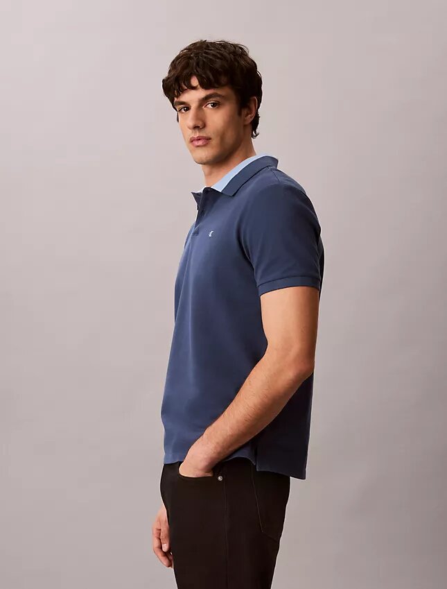 Polohemd mit Piqué-Kragen im Colorblock-Design Polohemd mit Piqué-Kragen im Colorblock-Design