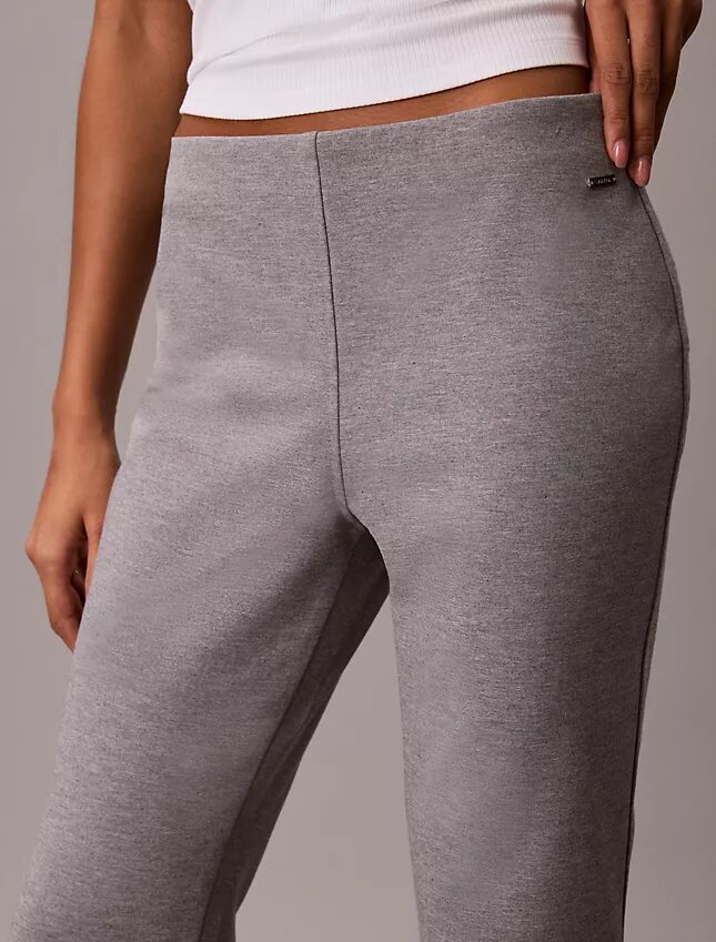 Ponte-Hose mit ausgestelltem Bein Ponte-Hose mit ausgestelltem Bein