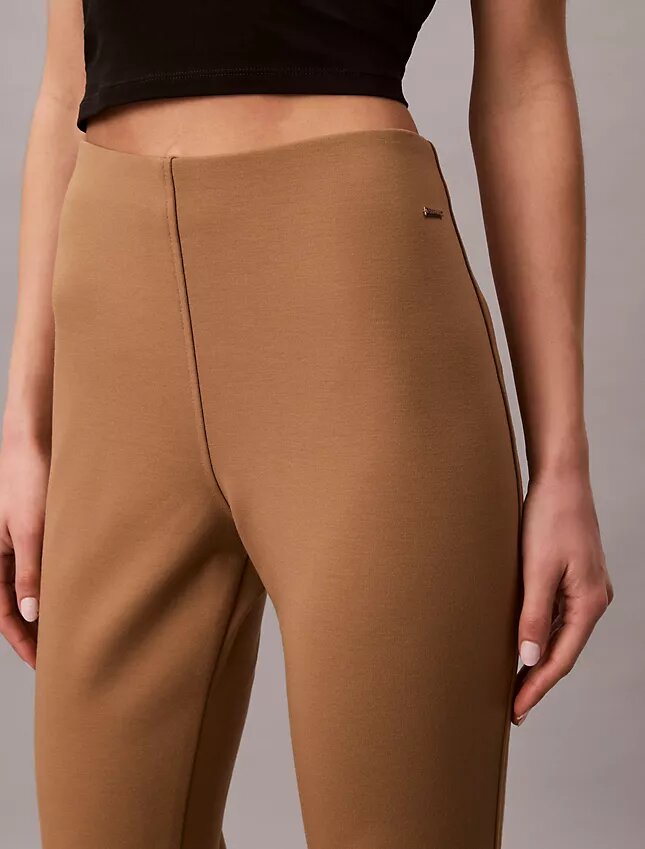 Ponte-Hose mit ausgestelltem Bein Ponte-Hose mit ausgestelltem Bein