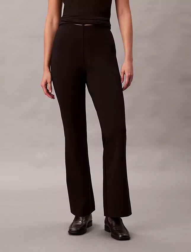 Ponte-Hose mit schmalem, ausgestelltem Bein Ponte-Hose mit schmalem, ausgestelltem Bein