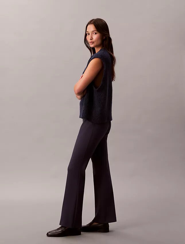 Ponte-Hose mit schmalem, ausgestelltem Bein Ponte-Hose mit schmalem, ausgestelltem Bein