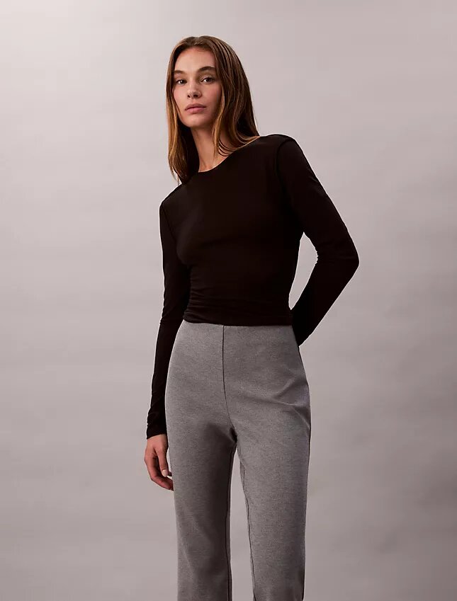 Ponte-Hose mit schmalem, ausgestelltem Bein Ponte-Hose mit schmalem, ausgestelltem Bein