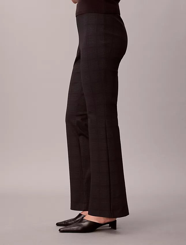 Ponte-Hose mit schmalem, ausgestelltem Bein Ponte-Hose mit schmalem, ausgestelltem Bein