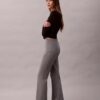 Ponte-Hose mit schmalem, ausgestelltem Bein Ponte-Hose mit schmalem, ausgestelltem Bein