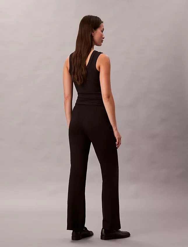 Ponte-Hose mit schmalem, ausgestelltem Bein Ponte-Hose mit schmalem, ausgestelltem Bein