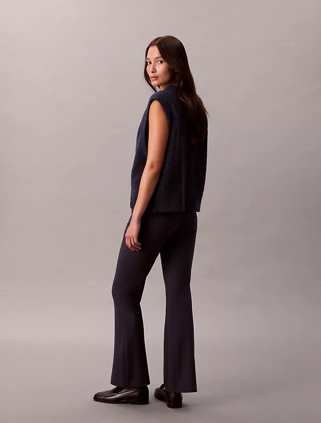 Ponte-Hose mit schmalem, ausgestelltem Bein Ponte-Hose mit schmalem, ausgestelltem Bein