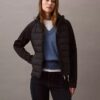 Pufferjacke aus verschiedenen Materialien Pufferjacke aus verschiedenen Materialien