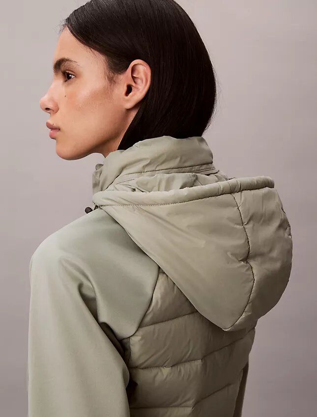 Pufferjacke aus verschiedenen Materialien Pufferjacke aus verschiedenen Materialien