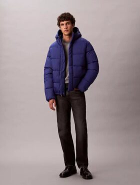 Pufferjacke mit Kapuze Pufferjacke mit Kapuze