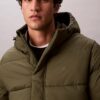 Pufferjacke mit Kapuze Pufferjacke mit Kapuze
