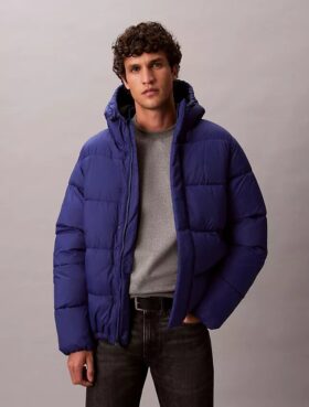 Pufferjacke mit Kapuze Pufferjacke mit Kapuze