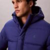 Pufferjacke mit Kapuze Pufferjacke mit Kapuze