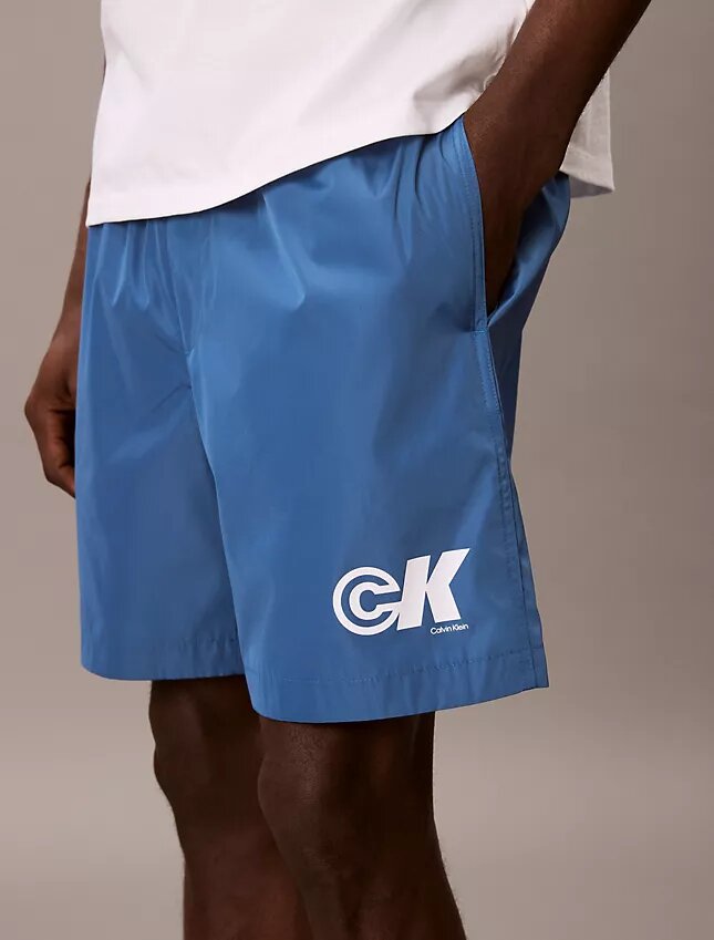 Pull-On-Shorts mit Monogram-Grafik Pull-On-Shorts mit Monogram-Grafik