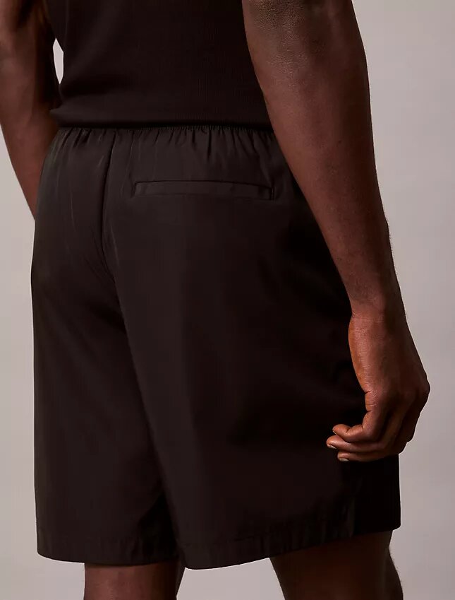 Pull-On-Shorts mit Monogram-Grafik Pull-On-Shorts mit Monogram-Grafik