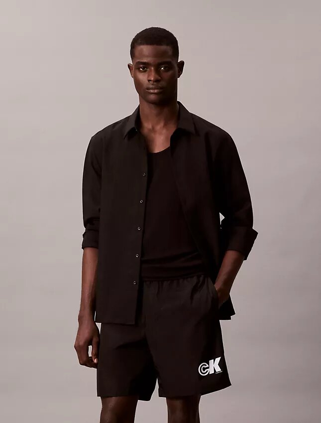 Pull-On-Shorts mit Monogram-Grafik Pull-On-Shorts mit Monogram-Grafik