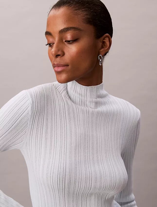 Pullover mit Stehkragen aus Viskosemischung Pullover mit Stehkragen aus Viskosemischung