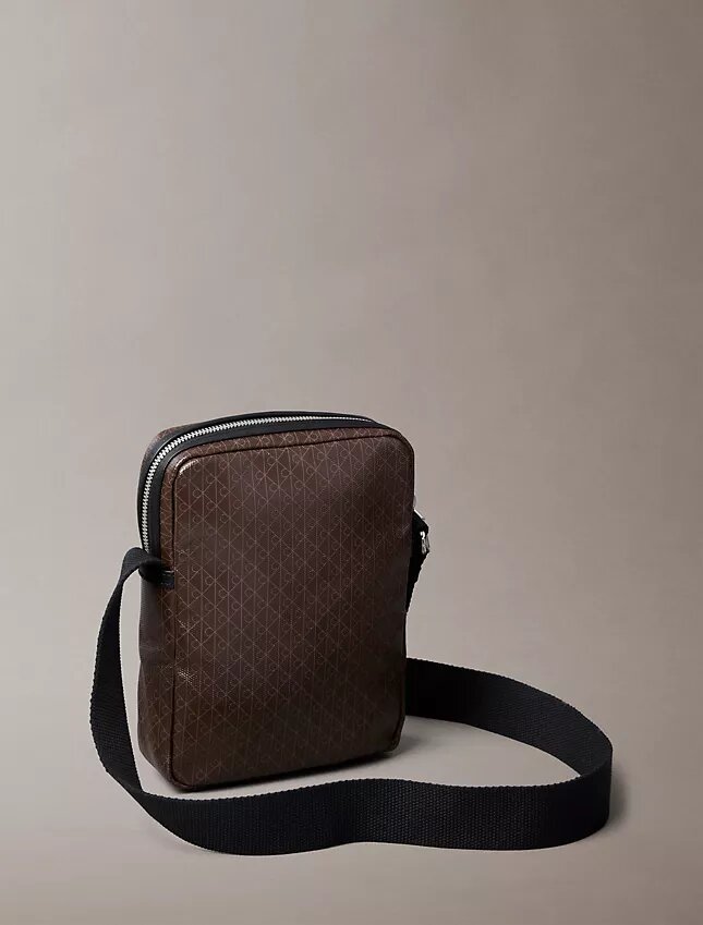Reporter-Tasche mit durchgehendem Emblem-Logo Reporter-Tasche mit durchgehendem Emblem-Logo