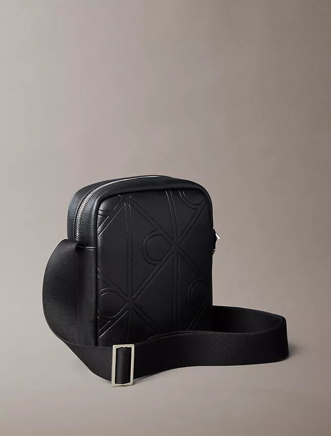 Reporter-Tasche mit durchgängigem geprägten Emblem-Logo Reporter-Tasche mit durchgängigem geprägten Emblem-Logo
