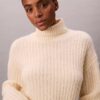 Ripp-Pullover mit weitem Rollkragen Ripp-Pullover mit weitem Rollkragen