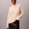 Ripp-Pullover mit weitem Rollkragen Ripp-Pullover mit weitem Rollkragen