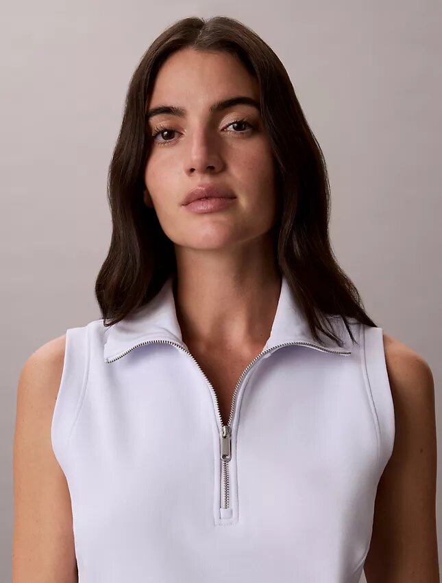 Ärmelloses Kleid aus French Terry mit 1/4-Reißverschluss Ärmelloses Kleid aus French Terry mit 1/4-Reißverschluss