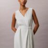 Ärmelloses Kleid aus Leinenmischung mit V-Ausschnitt und Gürtel