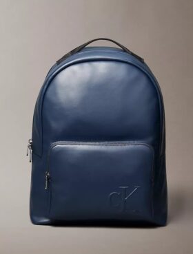 Rucksack mit geprägtem Monogram