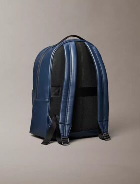 Rucksack mit geprägtem Monogram