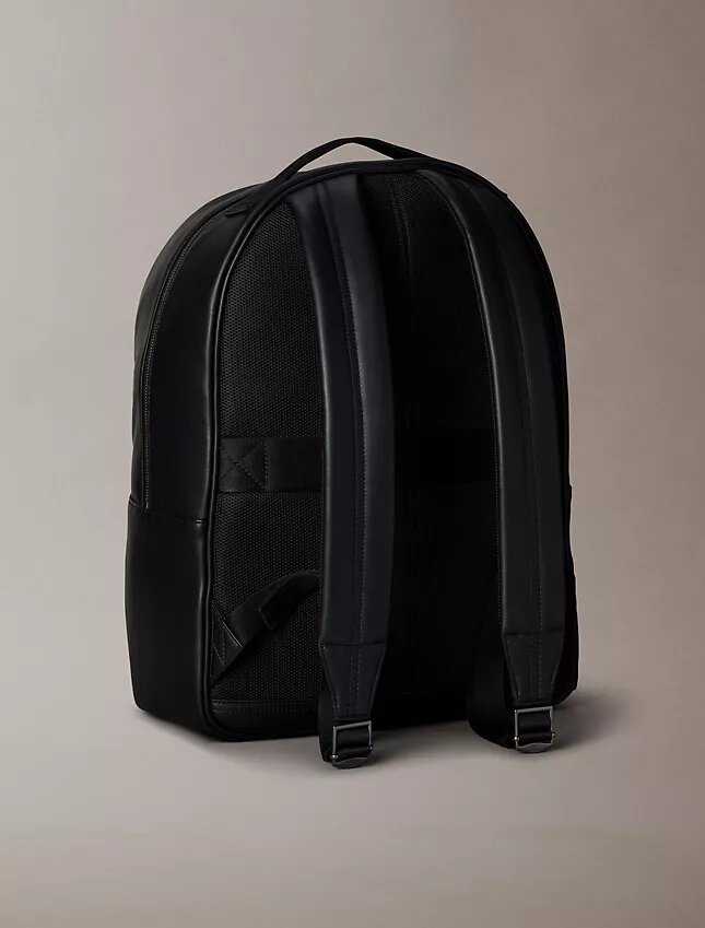 Rucksack mit geprägtem Monogram Rucksack mit geprägtem Monogram