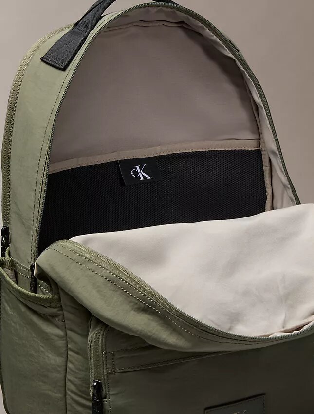 Runder Rucksack aus Nylon Runder Rucksack aus Nylon