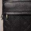 Runder Rucksack mit durchgehendem geprägten Emblem-Logo Runder Rucksack mit durchgehendem geprägten Emblem-Logo
