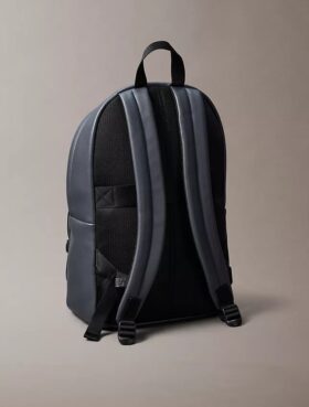 Runder Rucksack mit erhabenem Logo