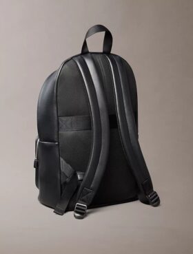 Runder Rucksack mit erhabenem Logo