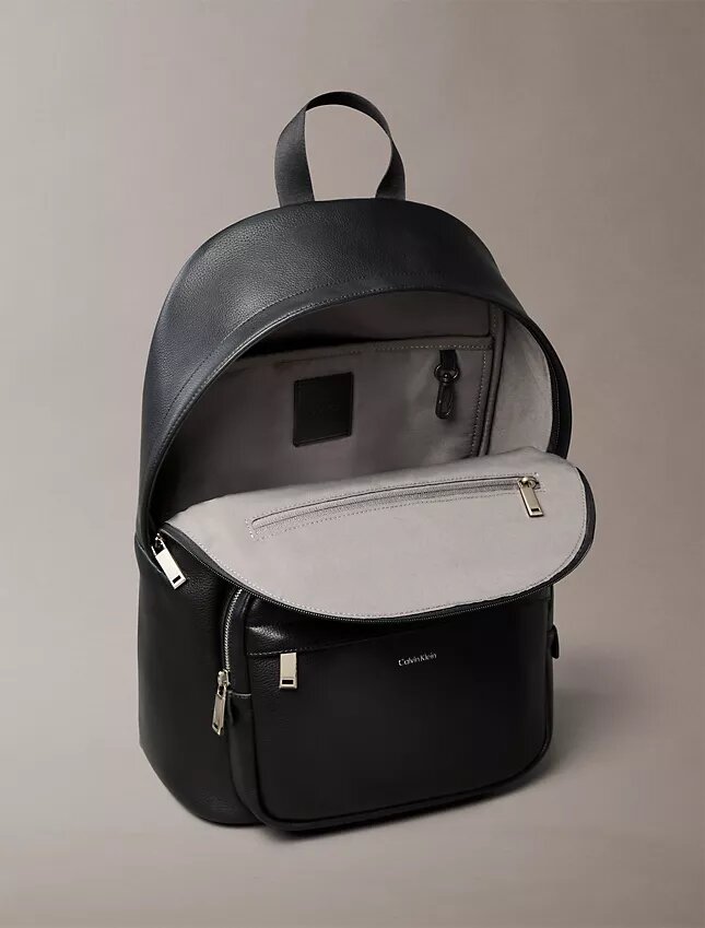 Runder Rucksack mit erhabenem Logo Runder Rucksack mit erhabenem Logo