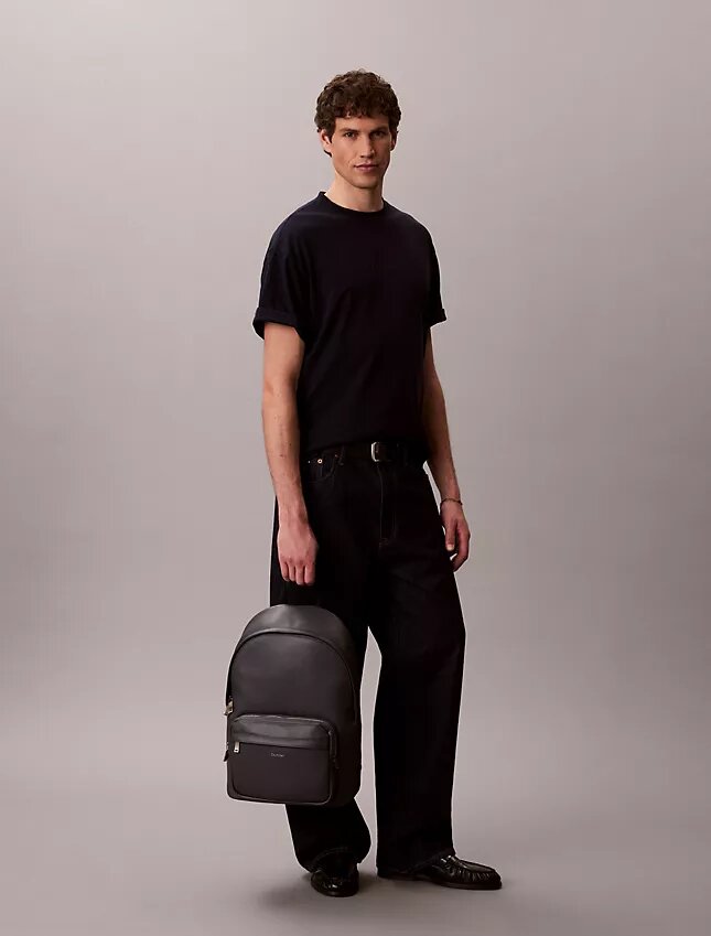 Runder Rucksack mit erhabenem Logo Runder Rucksack mit erhabenem Logo