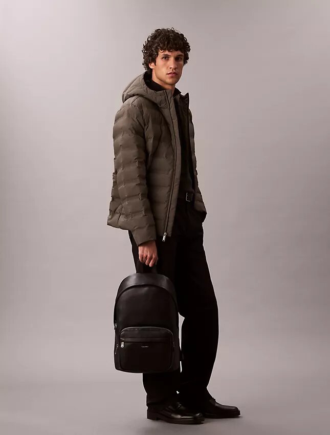 Runder Rucksack mit erhabenem Logo Runder Rucksack mit erhabenem Logo