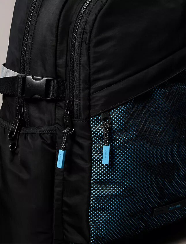 Runder Rucksack mit Mesh-Vorderseite Runder Rucksack mit Mesh-Vorderseite