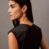 Satin-Bluse ohne Ärmel mit V-Ausschnitt