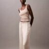 Satin-Hose mit weitem Bein Satin-Hose mit weitem Bein