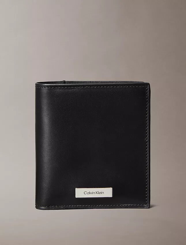 Schlanke Geldbörse mit Logo-Plakette Schlanke Geldbörse mit Logo-Plakette