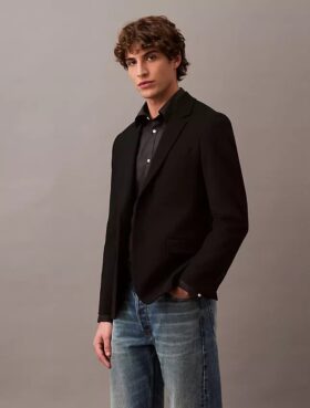 Schmal geschnittener Blazer aus Wollgabardine Schmal geschnittener Blazer aus Wollgabardine