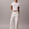 Schmal geschnittenes T-Shirt mit gestuftem Logo-Print