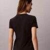 Schmal geschnittenes T-Shirt mit gestuftem Logo-Print Schmal geschnittenes T-Shirt mit gestuftem Logo-Print