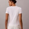 Schmal geschnittenes T-Shirt mit gestuftem Logo-Print