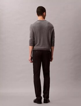 Schmale Chino-Hose aus Baumwollsatin