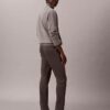 Schmale Chino-Hose aus Baumwollsatin
