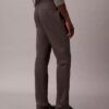Schmale Chino-Hose aus Baumwollsatin