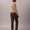 Schmale Chino-Hose aus Baumwollsatin