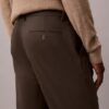 Schmale Chino-Hose aus Baumwollsatin