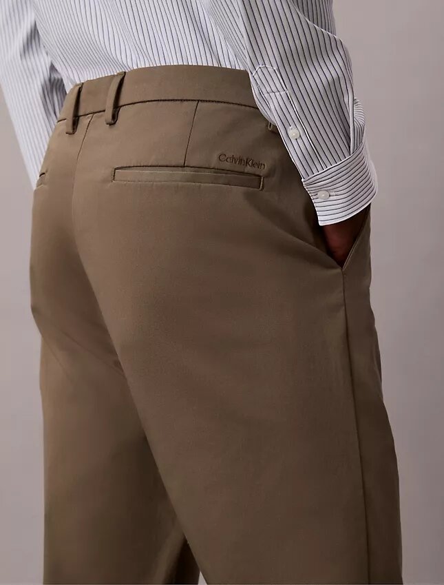Schmale Hose aus Cotton Stretch Schmale Hose aus Cotton Stretch